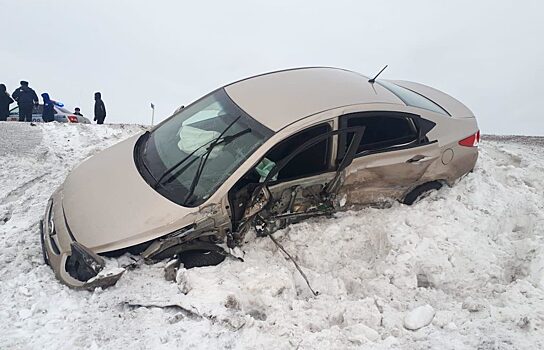В Зауралье водитель иномарки пострадал в столкновении с легковушкой