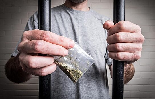 В Салехарде полицейские задержали мужчину с наркотиками