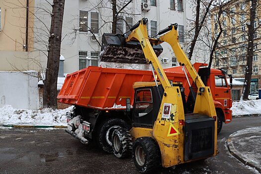 В муниципалитеты Подмосковья передали 45 единиц коммунальной техники