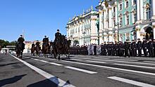 В Санкт-Петербурге в преддверии Дня России состоялся строевой смотр нарядов полиции