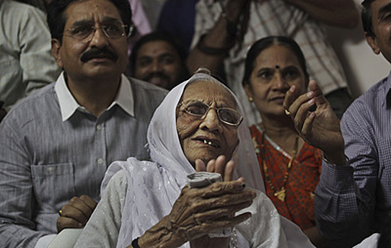 Мать премьер-министра Индии умерла на 100-м году жизни