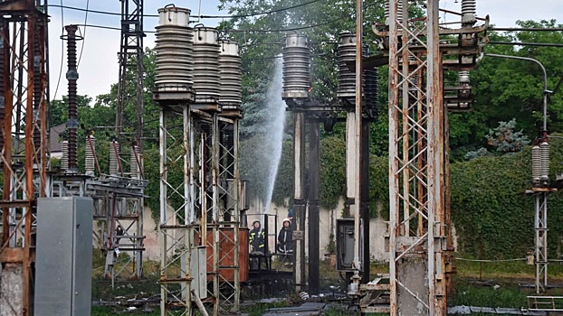 В Одессе из-за пожара на подстанции часть города осталась без света