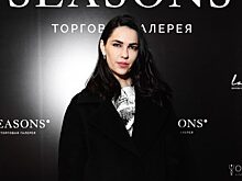 Константин Гайдай, Надя Ручка, Снежина Кулова на открытии выставки Саши Фроловой Hortus Futurum