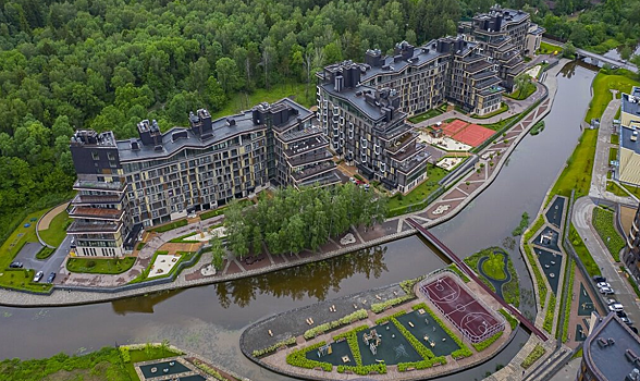 Река Сходня затопила «Олимпийскую деревню» в Новогорске