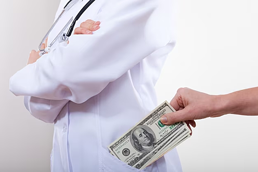 Выплаты врачам за коронавирус. Сколько денег давать врачу. Сколько зарабатывает доктор в месяц. Сколько денег давать врачу. Самые высокооплачиваемые медицинские профессии.