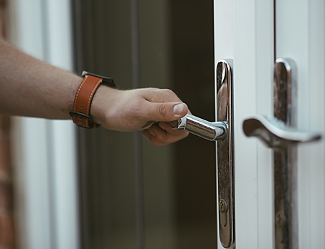 Мужчина вышел из тюрьмы и донес на сокамерника ради квартиры его сына