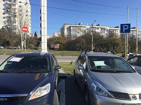 Утро после "бензиновой ночи": в Крыму водители за дешевым топливом штурмовали АЗС