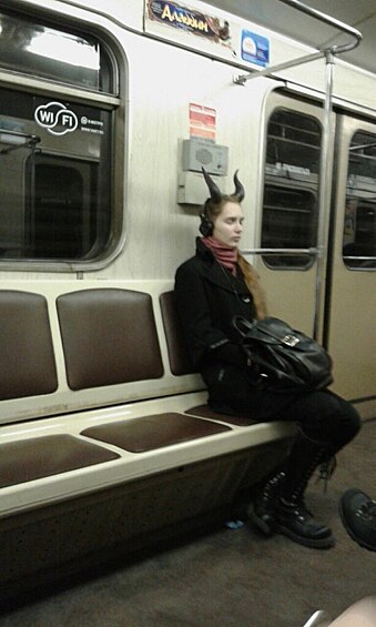 Ничего необычного, простой пассажир метро