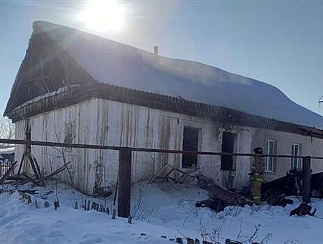 Три человека погибли на пожаре в селе Самарской области