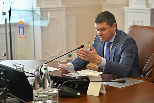 Евгений Первышов поручил пересмотреть подходы к организации ремонта дорог в регионе