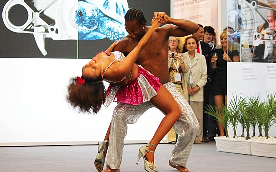 Простые движения: тверк, вальс и другие самые развратные танцы мира