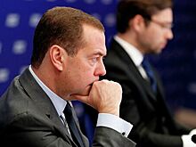 Медведев назвал США «страной-изгоем»