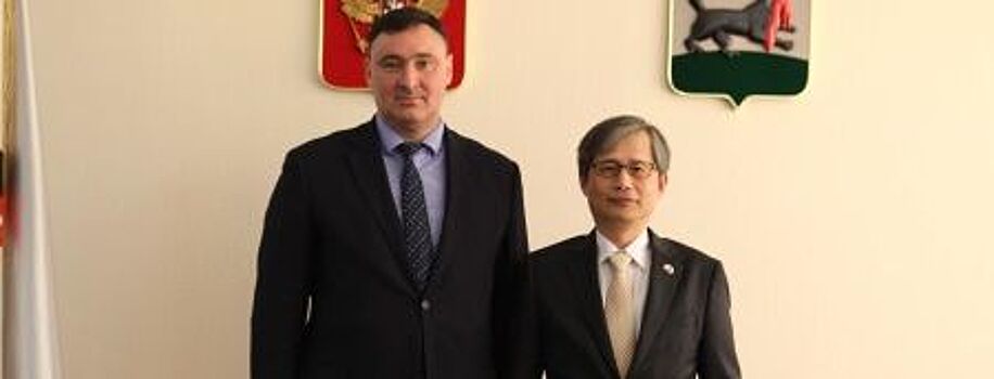 Мэр Иркутска Руслан Болотов провел встречу с Генконсулом Республики Корея