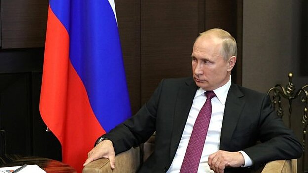 Иностранцы просят Путина спасти их от "безумной тётки"
