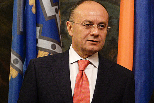 Экс-главе Минобороны Армении предъявили обвинение в растрате $2 млн госсредств