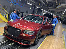 Концерн Stellantis снял с производства седан Chrysler 300C