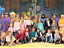 Воспитанники Семейного центра САО побывали на спектакле «Королевство кривых зеркал»