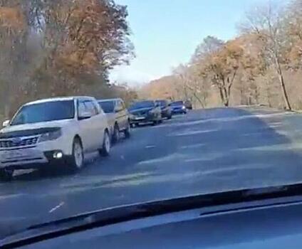 Многокилометровая пробка сковала дороги в Шкотовском районе