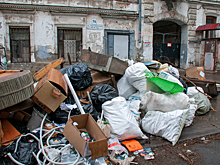 В Азове снова засыпали мусором кладбище, несмотря на поручения губернатора