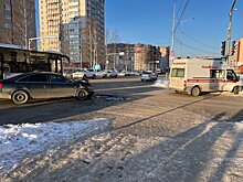 В Кирове лишенец на «Ауди» «отправил» скорую помощь в светофор