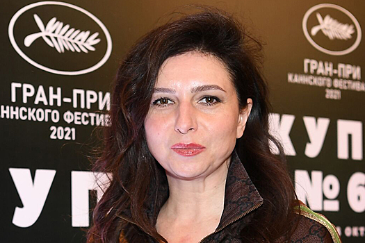 «Папенька в России деньги собирает». Дочь-иностранка Геннадия Хазанова воспитала таких же детей