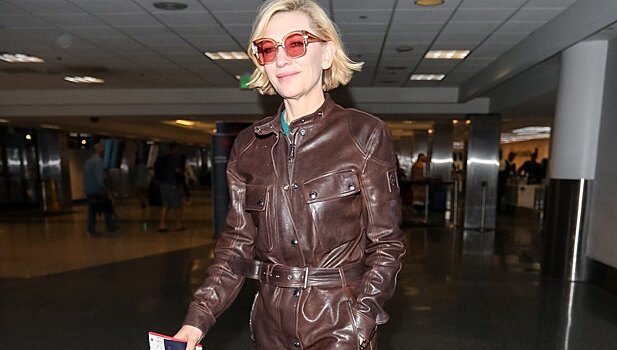 Кэйт Бланшетт надела кожаный комбинезон в аеропорт, и это отличная идея для зимних перелетов