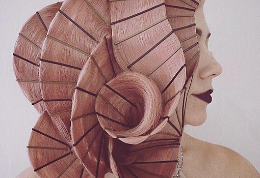 Только лак и «невидимки»: русские косы вдохновили hair-скульптора на невероятные прически-кокошники