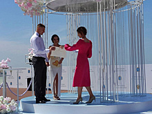 В День семьи, любви и верности в Самарской области прошли выездные церемонии бракосочетания