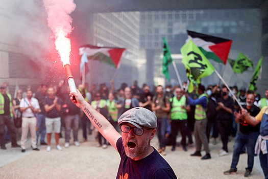 Франция вновь протестует против правительства