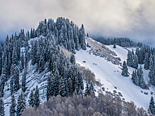 Дикие условия, заледеневшие водопады и мороз: зачем туристам ехать на зимний Алтай