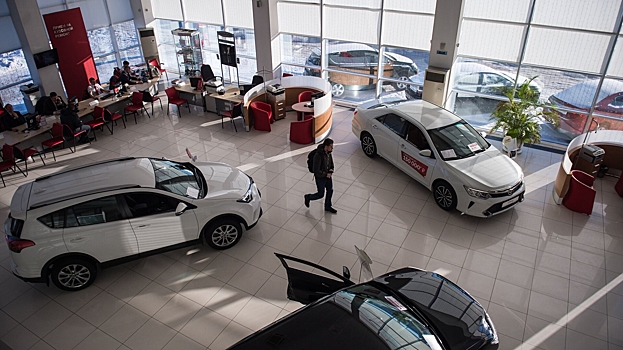 Автодилеры прогнозируют резкое снижение продаж новых машин в России в марте