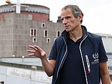 Борисов возложил цветы к месту захоронения праха Гагарина в годовщину смерти космонавта