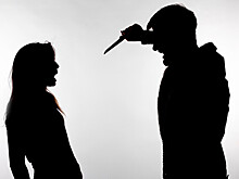 СК: в Екатеринбурге мужчина напал с ножом на прохожих и зарезал человека