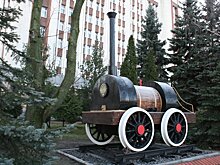 В Калининграде железнодорожники собрали модель первого паровоза