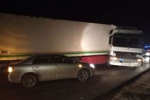 На трассе под Ульяновском столкнулись две фуры