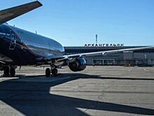 На рейсе Санкт-Петербург-Архангельск в салоне самолёта отвалилась обшивка