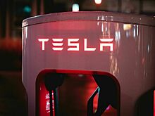 Эксперт объяснил продажу Илоном Маском акций Tesla