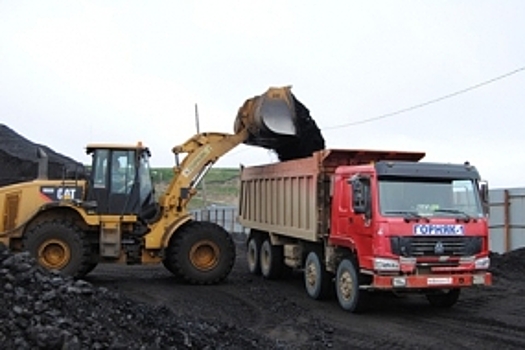 Сахалинские власти предлагают переключить доставку угля в Невельский морской порт с автомобильного на железнодорожный транспорт