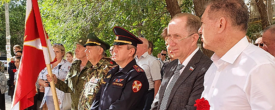 В Астрахани открыли памятную доску погибшему участнику спецоперации на Украине Олегу Царю