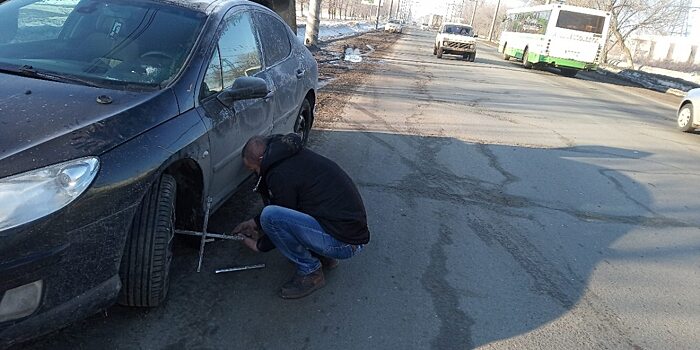 У Балакова автомобилисты оставляют колеса