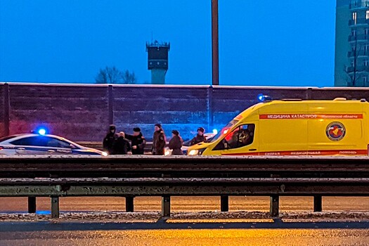 Автомобиль скорой помощи столкнулся с легковушкой на юго-западе Москвы