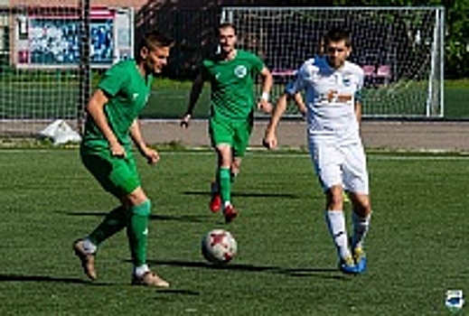 В начале июня продолжились московские футбольные соревнования