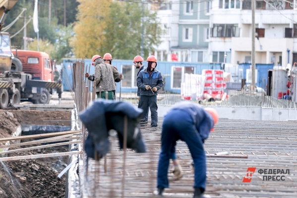 Во Владивостоке задержали еще 10 нелегалов: рейд на Спортивной продолжается