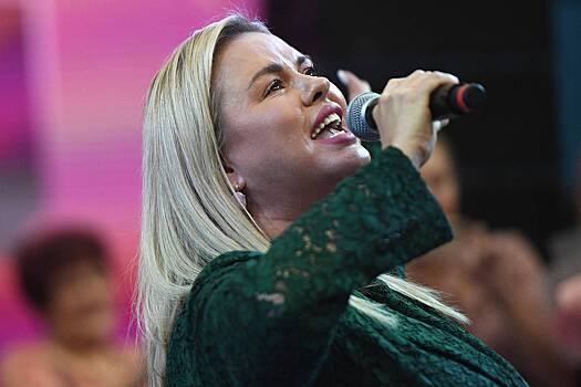 Семенович рассказала о любви к сладостям и калорийным блюдам