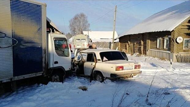 В Оричевском районе столкнулись «ВАЗ-2105» и грузовик: один человек получил травмы