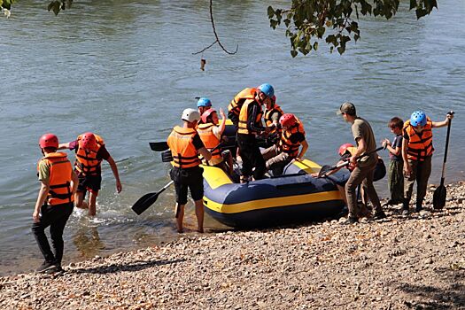 В Армавире прошли учения по поиску пропавших в лесу и на воде людей