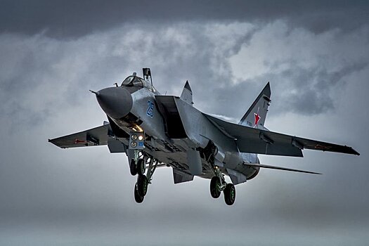 Бой в стратосфере: МиГ-31 сняли на видео во время ночных тренировок