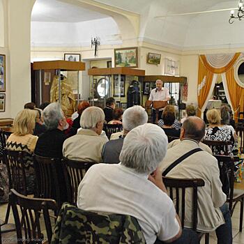 В Кисловодске открылась выставка, посвященная 90-летию со дня рождения отца Сергия Лиманова