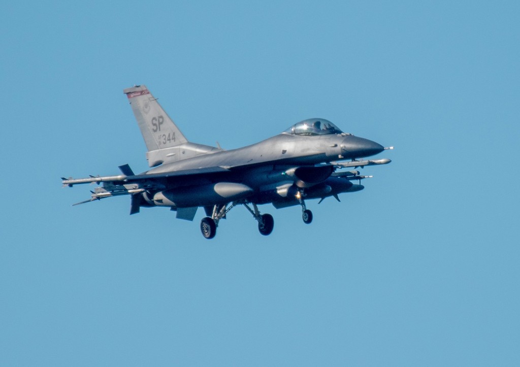 НАТО предупредили об ответе на использование F-16 на территории России