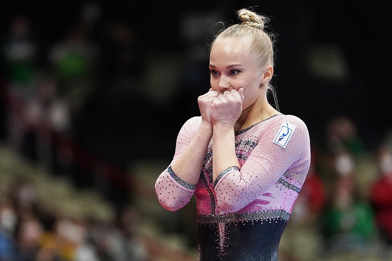 У российской гимнастки отобрали золото ЧМ-2021. В чем виновата Мельникова?